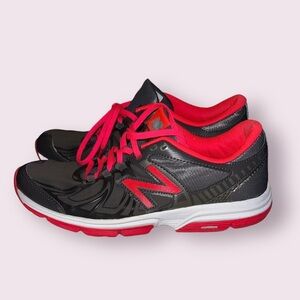 New Balance 813 running shoes size 9.5. Black, gray and pink. EUC
